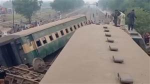 ਪਾਕਿਸਤਾਨ ਦੇ ਪੰਜਾਬ 'ਚ ਵੱਡਾ ਰੇਲ ਹਾਦਸਾ: ਰਹਿਮਾਨ ਬਾਬਾ ਐਕਸਪ੍ਰੈੱਸ ਦੇ ਡੱਬੇ ਪਟੜੀ ਤੋਂ ਉਤਰੇ, 5 ਦੀ ਮੌਤ ਤੇ ਕਈ ਜ਼ਖ਼ਮੀ