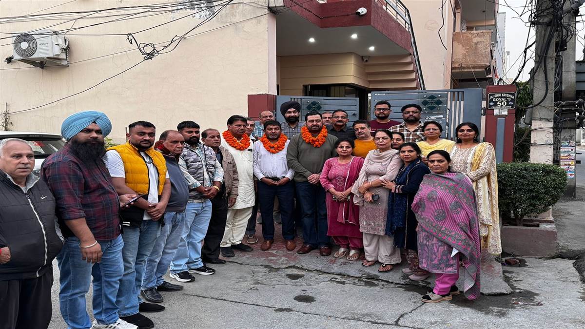 ਫਰੈਂਡਜ਼ ਕਾਲੋਨੀ ’ਚ ਸੜਕਾਂ ਦੇ ਕੰਮ ਦੀ ਸ਼ੁਰੂਆਤ