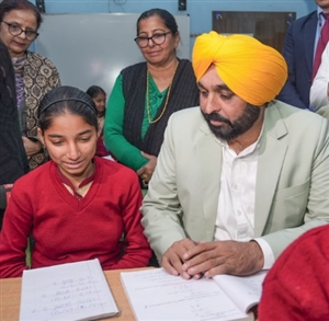 ਕੋਈ ਛਾਪਾ ਮਾਰਨ ਨਹੀਂ, ਸਕੂਲ ਤੇ ਵਿਦਿਆਰਥੀਆਂ ਦਾ ਹਾਲਚਾਲ ਪੁੱਛਣ ਆਇਆ ਹਾਂ : ਮੁੱਖ ਮੰਤਰੀ
