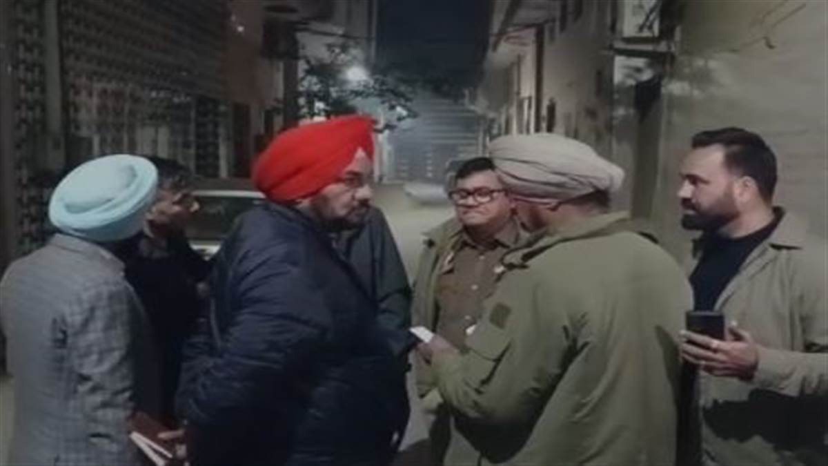 Jalandhar News : ਅਮਨ ਨਗਰ ’ਚ ਹੋਈ ਠਾਹ-ਠਾਹ, ਸਹੁਰੇ ਘਰ ਗਏ ਨੌਜਵਾਨ 'ਤੇ ਫਾਇਰਿੰਗ; ਖੂਨ ਨਾਲ ਲੱਥਪੱਥ ਹਸਪਤਾਲ ’ਚ ਕਰਵਾਇਆ ਦਾਖਲ