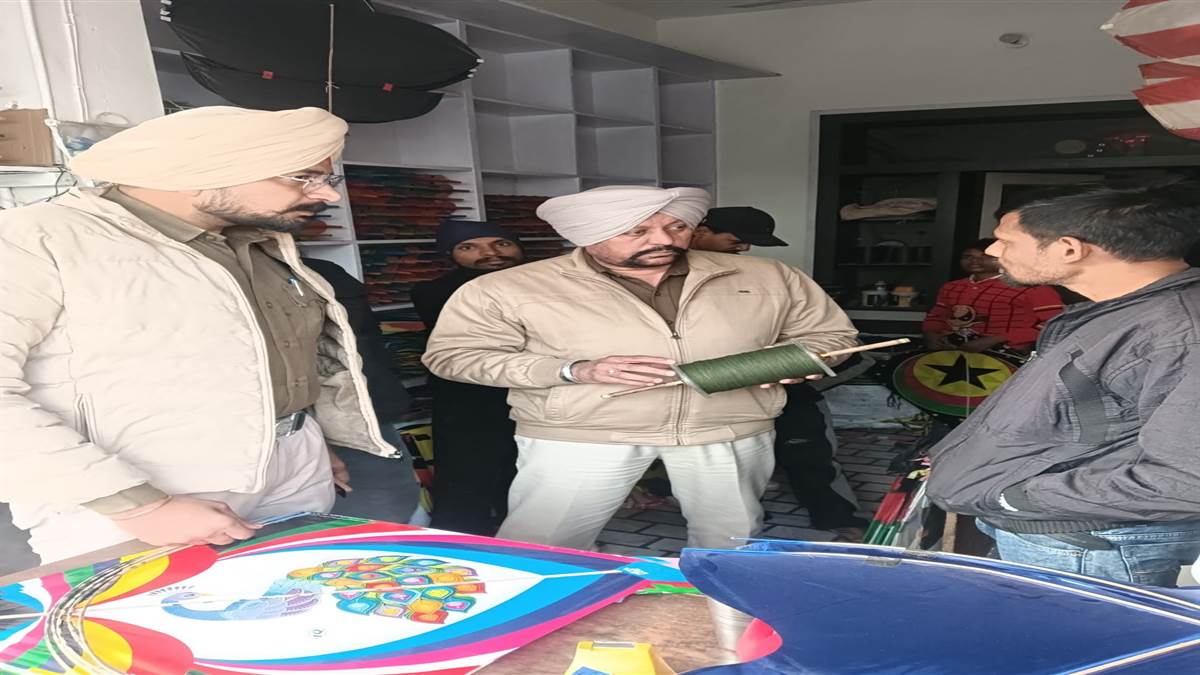 ਪਤੰਗਾਂ ਤੇ ਡੋਰਾਂ ਦੀਆਂ ਦੁਕਾਨਾਂ ਦੀ ਕੀਤੀ ਚੈਕਿੰਗ