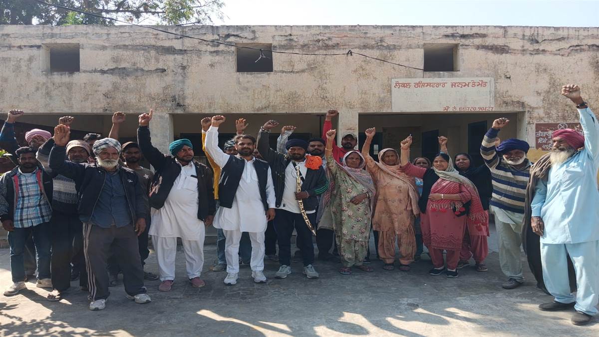 ਬੀਹਲਾ ਸਬ ਸੈਂਟਰ ’ਚ ਡਾਕਟਰਾਂ ਦੀ ਘਾਟ ’ਤੇ ਫੁੱਟਿਆ ਲੋਕਾਂ ਦਾ ਗੁੱਸਾ