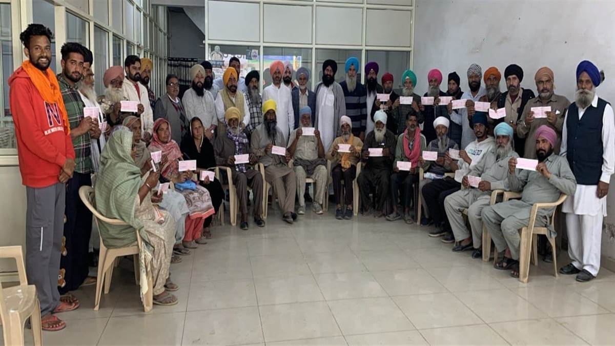 ਹੜ੍ਹ ਪ੍ਰਭਾਵਿਤ ਪਰਿਵਾਰਾਂ ਨੂੰ 35 ਲੱਖ ਰੁਪਏ ਦੀ ਆਰਥਿਕ ਸਹਾਇਤਾ ਵੰਡੀ