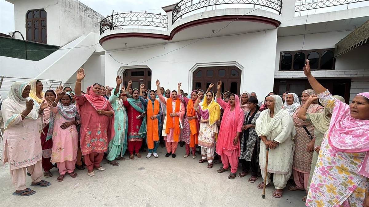 ਗੁਰਪ੍ਰੀਤ ਕੌਰ ਪੰਨੂ ਵੱਲੋਂ ਹਲਕਾ ਕੋਆਰਡੀਨੇਟਰ ਤੇ ਹੋਰ ਔਰਤਾਂ ਕੀਤੀ ਮੁਲਾਕਾਤ