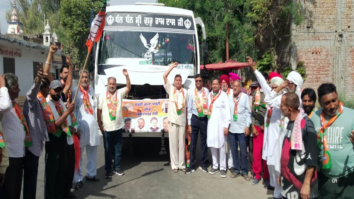 ਨੀਟੂ ਦੀ ਅਗਵਾਈ ਹੇਠ ਵੱਡਾ ਕਾਫਲਾ ਮੋਗਾ ਰੈਲੀ ’ਚ ਪੁੱਜਾ