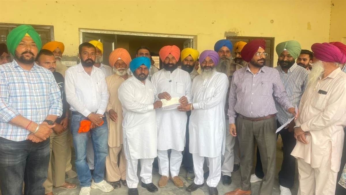 ਚੂਹੜ ਮਾਜਰਾ ਪੰਚਾਇਤ ਨੂੰ 5 ਲੱਖ ਰੁਪਏ ਦੀ ਗ੍ਰਾਂਟ ਭੇਂਟ