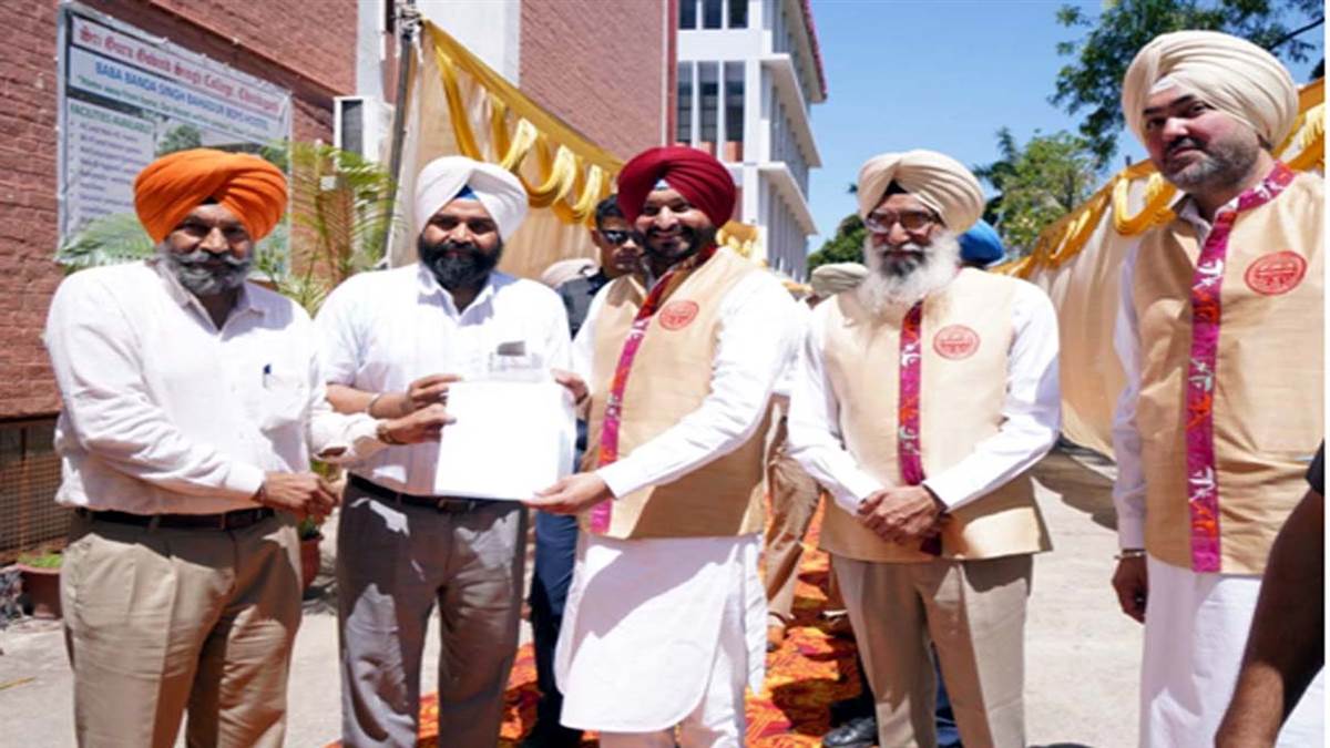 ਸੋਸ਼ਲ ਵੈਲਫੇਅਰ ਸੁਸਾਇਟੀ ਦਾ ਵਫ਼ਦ ਰਵਨੀਤ ਬਿੱਟੂ ਨੂੰ ਮਿਲਿਆ