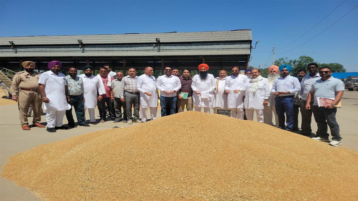 ਰਾਣਾ ਤੇ ਸ਼ਰਮਾ ਨੇ ਕਣਕ ਦੀ ਖ਼ਰੀਦ ਸ਼ੁਰੂ ਕਰਵਾਈ