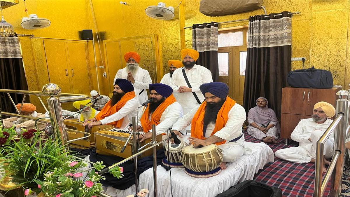 ਸ੍ਰੀ ਦਰਬਾਰ ਸਾਹਿਬ ਵਿਖੇ ਉਤਸ਼ਾਹ ਨਾਲ ਮਨਾਇਆ ਖਾਲਸਾ ਸਾਜਨਾ ਦਿਵਸ, ਵੱਡੀ ਗਿਣਤੀ ’ਚ ਸੰਗਤ ਹੋਈ ਨਤਮਸਤਕ