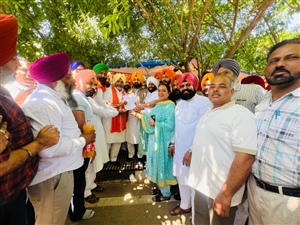 ਕਿਸਾਨਾਂ ਦੀ ਭੁੱਖ ਹੜਤਾਲ ਖਤਮ, ਪੁੱਡਾ ਮੰਤਰੀ ਨੇ ਦਿੱਤਾ ਜਾਇਜ਼ ਮੰਗਾਂ ਮੰਨਣ ਦਾ ਭਰੋਸਾ