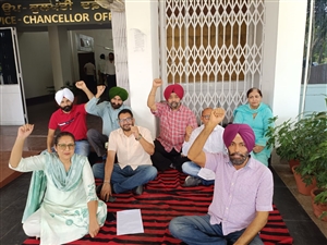 ਪੀਟੀਏ ਅਲਾਇੰਸ ਵੱਲੋਂ ਵੀਸੀ ਦਫ਼ਤਰ ਅੱਗੇ ਰੋਸ ਮੁਜ਼ਾਹਰਾ