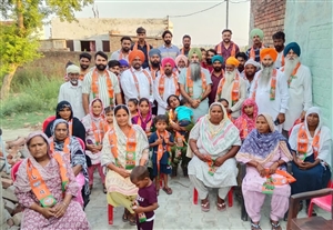 ਭਰੋਵਾਲ ਦੀ ਅਗਵਾਈ ’ਚ ਪਿੰਡ ਖੱਖ ਦੇ ਕਈ ਪਰਿਵਾਰ ਭਾਜਪਾ ’ਚ ਸ਼ਾਮਲ