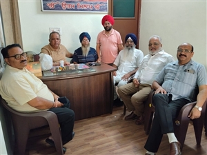 ਹੁਸ਼ਿਆਰਪੁਰ ਜੇਲ੍ਹ ਤੋਂ ਗੈਂਗਸਟਰ ਦੇ ਲਾਈਵ ਹੋਣ 'ਤੇ ਭਖੀ ਸਿਆਸਤ: ਅਕਾਲੀ ਦਲ ਤੋਂ ਬਾਅਦ ਰਾਜਾ ਵੜਿੰਗ ਨੇ ਵੀ ਘੇਰੀ ਪੰਜਾਬ ਸਰਕਾਰ, ਜੇਲ੍ਹ ਮੰਤਰੀ ਤੋਂ ਮੰਗਿਆ ਅਸਤੀਫ਼ਾ