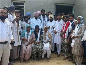 ਪਿੰਡ ਅਚਾਨਕ ਦੇ 25 ਪਰਿਵਾਰ ਆਮ ਆਦਮੀ ਪਾਰਟੀ ’ਚ ਸ਼ਾਮਲ ਹੋਏ : ਵਿਧਾਇਕ ਪ੍ਰਿੰਸੀਪਲ ਬੁੱਧਰਾਮ