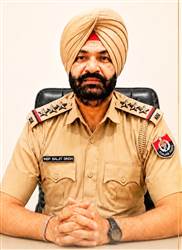 ਬਰਨਾਲਾ ਦੇ ਸੀ.ਆਈ.ਏ. ਇੰਚਾਰਜ ਇੰਸਪੈਕਟਰ ਬਲਜੀਤ ਸਿੰਘ 'ਪ੍ਰੈਜ਼ੀਡੈਂਟ ਮੈਡਲ' ਨਾਲ ਸਨਮਾਨਿਤ, ਇਲਾਕੇ 'ਚ ਖ਼ੁਸ਼ੀ ਦੀ ਲਹਿਰ