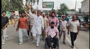 ਦੁਕਾਨਦਾਰਾਂ ਨੇ ਰੁਕਵਾਇਆ ਫਲਾਈਓਵਰ ਨਿਰਮਾਣ ਦਾ ਕੰਮ