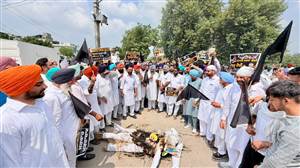 ਬਿਜਲੀ ਕੱਟਾਂ ਤੇ ਹੋਰ ਮੁੱਦਿਆਂ ਨੂੰ ਲੈ ਕੇ ਅਕਾਲੀ ਦਲ ਵੱਲੋਂ ਸੂਬਾ ਸਰਕਾਰ ਖ਼ਿਲਾਫ਼ ਧਰਨਾ