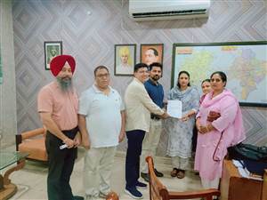 ਐਨੂਮੇਰੇਟਰਾਂ ਨੇ ਐੱਸਡੀਐੱਮ ਨੂੰ ਦਿੱਤਾ ਮੰਗ ਪੱਤਰ