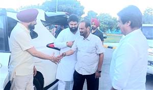 ਵਿਜੈ ਸ਼ਰਮਾ ਟਿੰਕੂ ਦਾ ਹਾਲ ਜਾਣਨ ਪੁੱਜੇ ਸਾਬਕਾ ਸੀਐੱਮ ਚੰਨੀ ਤੇ ਰਾਜ ਬੱਬਰ