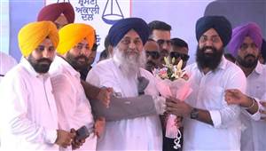 ਭਿੰਦਾ ਸਰਪੰਚ ਤੇ ਬਿੱਲਾ ਸ਼ੇਰੋਂ ਨੇ ਸੁਖਬੀਰ ਬਾਦਲ ਦਾ ਕੀਤਾ ਭਰਵਾਂ ਸਵਾਗਤ