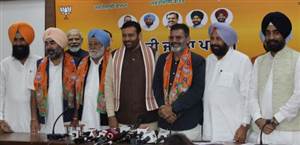 Punjab Politics : ਸਨੌਰ ’ਚ ਭਾਜਪਾ ਨੂੰ ਵੱਡੀ ਸਿਆਸੀ ਮਜ਼ਬੂਤੀ, ਆਪ ਆਗੂ ਪ੍ਰਦੀਪ ਜੋਸ਼ਨ ਸਮਰਥਕਾਂ ਸਮੇਤ ਪਾਰਟੀ ’ਚ ਸ਼ਾਮਲ