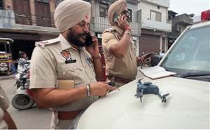 ਕੂੜੇ ਦੇ ਢੇਰ ਕੋਲੋਂ ਮਿਲਿਆ ਡਰੋਨ: ਲੁਧਿਆਣਾ ਦੇ ਸੁਭਾਸ਼ ਨਗਰ 'ਚ ਮਚੀ ਹਲਚਲ, ਪੁਲਿਸ ਨੇ ਕਬਜ਼ੇ 'ਚ ਲੈ ਕੇ ਸ਼ੁਰੂ ਕੀਤੀ ਜਾਂਚ