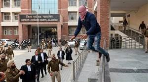 ਜਲੰਧਰ ਕੋਰਟ ਕੰਪਲੈਕਸ ਤੋਂ ਭੱਜੇ ਦੋ ਗੈਂਗਸਟਰ, ਪੁਲਿਸ ਤੋਂ ਬਚਣ ਲਈ ਛੱਤ ਤੋਂ ਮਾਰੀ ਛਾਲ; ਦੋਵਾਂ ਦੀਆਂ ਲੱਤਾਂ ਟੁੱਟੀਆਂ