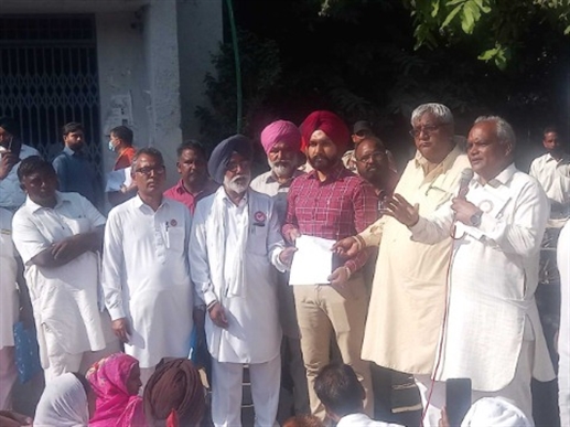 ਮਜ਼ਦੂਰ ਜਥੇਬੰਦੀਆਂ ਨੇ ਡੀਸੀ ਦਫਤਰ ਅੱਗੇ ਦਿੱਤਾ ਧਰਨਾ