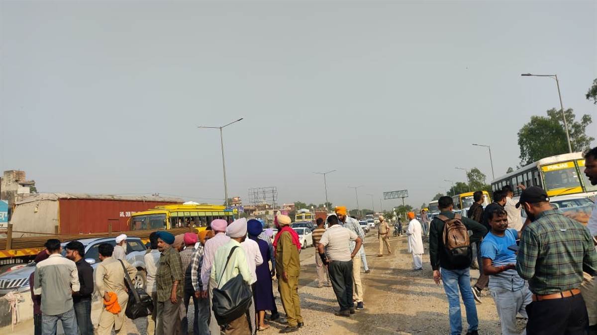 ਕਿੱਲੋਮੀਟਰ ਯੋਜਨਾ ਖ਼ਿਲਾਫ਼ ਪੀਏਪੀ ’ਚ ਧਰਨਾ, ਲੋਕ ਪਰੇਸ਼ਾਨ