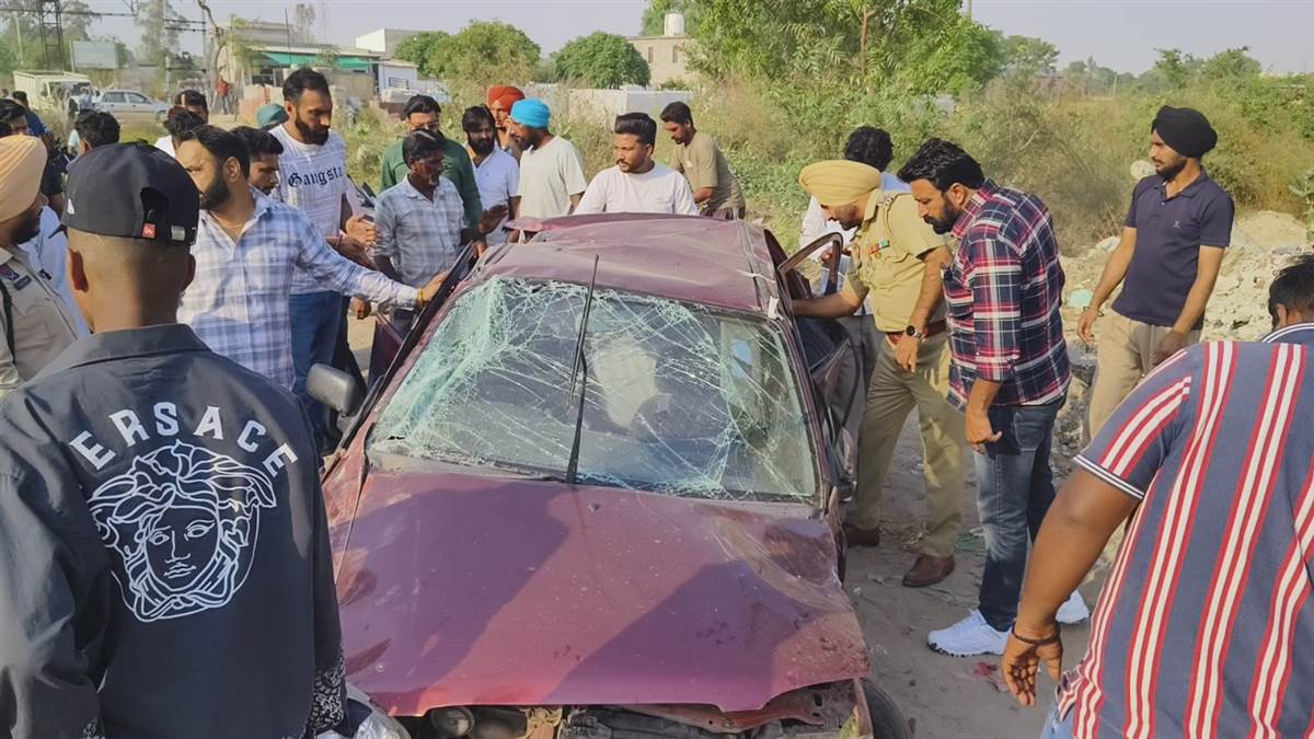 Shocking News : ਸੋਗ ਸਮਾਗਮ ਤੋਂ ਵਾਪਸ ਆ ਰਹੇ ਪਰਿਵਾਰ ਬਰਨਾਲਾ 'ਚ ਵਾਪਰਿਆ ਭਿਆਨਕ ਹਾਦਸਾ, ਦੋ ਗੱਡੀਆਂ ਦੀ ਟੱਕਰ 'ਚ ਤਿੰਨ ਨੌਜਵਾਨ ਫੌਤ; ਪੰਜ ਜਣੇ ਜ਼ਖ਼ਮੀ