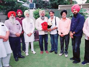 ਗੱਗੀ ਗਿੱਲ ਨੇ ਸਾਥੀਆਂ ਸਣੇ ਪ੍ਰਧਾਨ ਪਰਗਟ ਸਿੰਘ ਨਾਲ ਕੀਤੀ ਮੁਲਾਕਾਤ