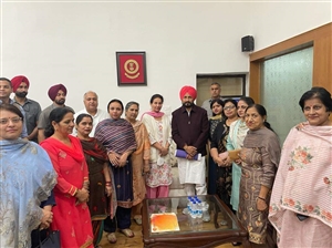 Preneet-Channi Meeting : ਸਾਂਸਦ ਪਰਨੀਤ ਕੌਰ ਨੇ ਮੁੱਖ ਮੰਤਰੀ ਚੰਨੀ ਨਾਲ ਕੀਤੀ ਮੁਲਾਕਾਤ, ਸਿਆਸੀ ਹਲਕਿਆਂ 'ਚ ਚਰਚਾ ਛਿੜੀ