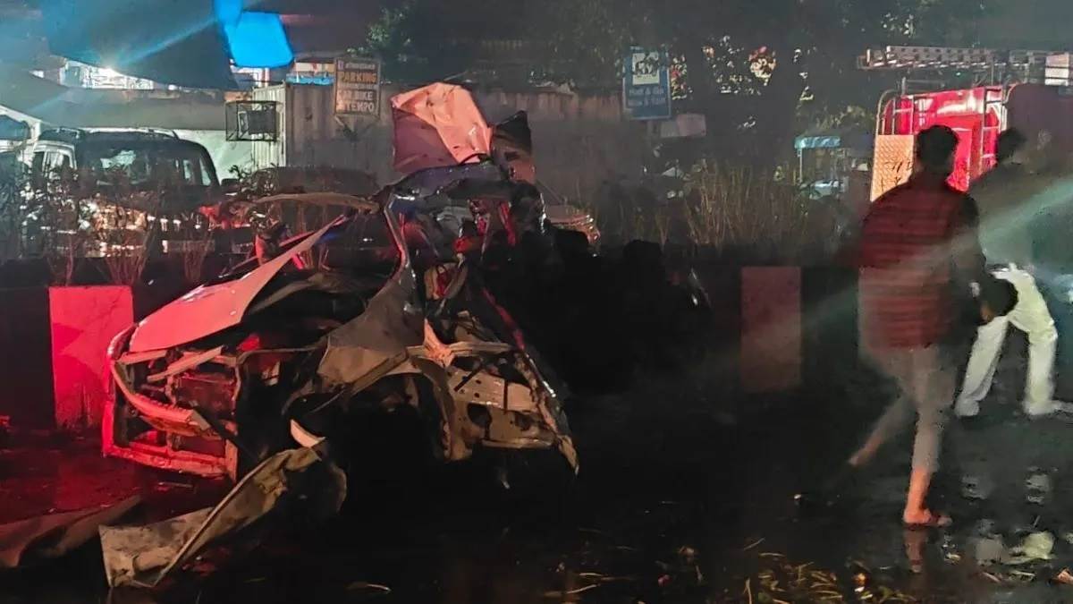 Delhi Blast : ਗੁਰੂਗ੍ਰਾਮ ਪਹੁੰਚੀ ਲਾਲ ਕਿਲ੍ਹਾ ਅੱਤਵਾਦੀ ਹਮਲੇ ਦੀ ਜਾਂਚ, ਅੱਤਵਾਦੀਆਂ ਨੂੰ ਕੈਮੀਕਲ ਵੇਚਣ ਵਾਲੇ ਦੁਕਾਨਦਾਰ ਹਿਰਾਸਤ ’ਚ