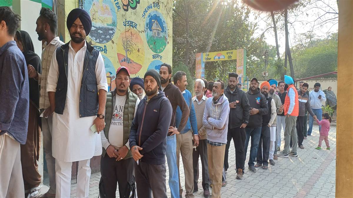 ਅਮਨ-ਸ਼ਾਂਤੀ ਨਾਲ ਵੋਟਾਂ ਪਾਉਣ ਦਾ ਕੰਮ ਨਿਰਵਿਘਨ ਨੇਪਰੇ ਚੜ੍ਹਿਆ, ਵੋਟਰਾਂ ਨੇ ਕੋਈ ਖ਼ਾਸ ਦਿਲਚਸਪੀ ਨਹੀਂ ਦਿਖਾਈ