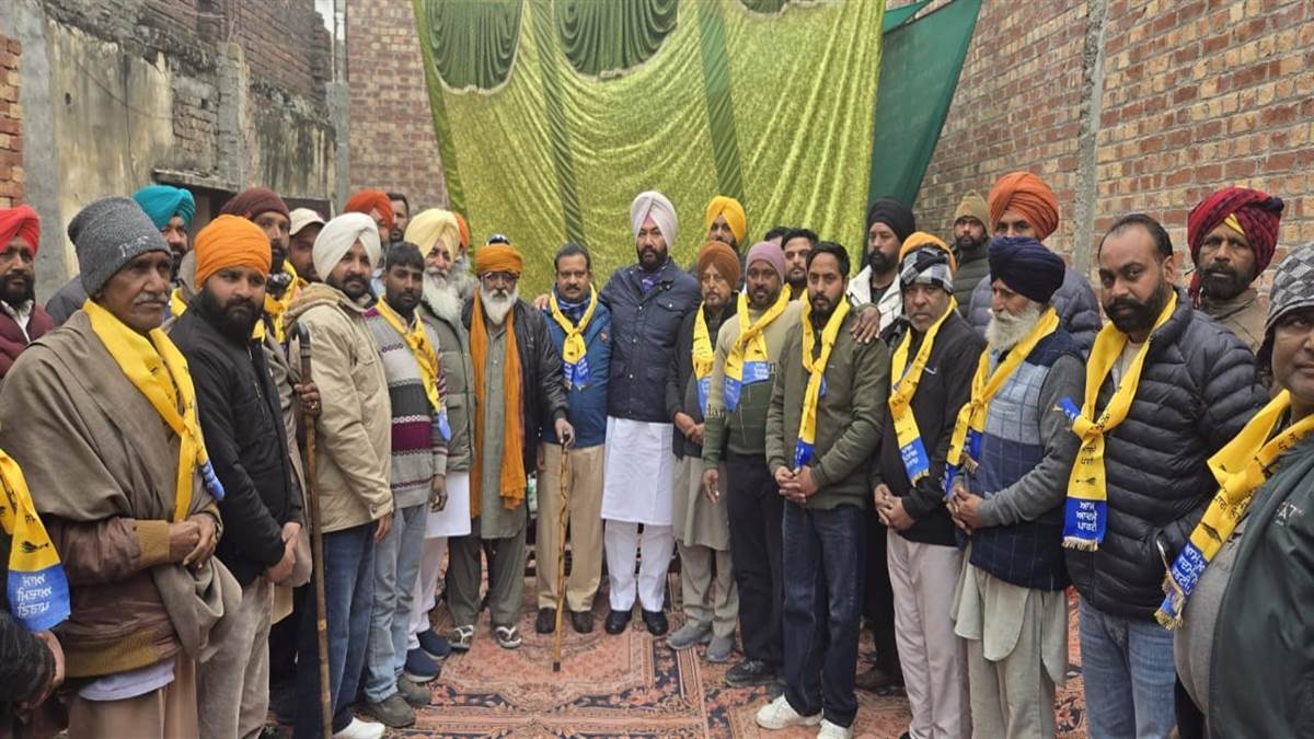 ਮਜੀਠਾ ਤੋਂ ਸਾਬਕਾ ਕੌਸਲਰ ਸਮੇਤ ਕਈ ਕਾਂਗਰਸੀ ਪਰਿਵਾਰ ‘ਆਪ’ ’ਚ ਸ਼ਾਮਲ