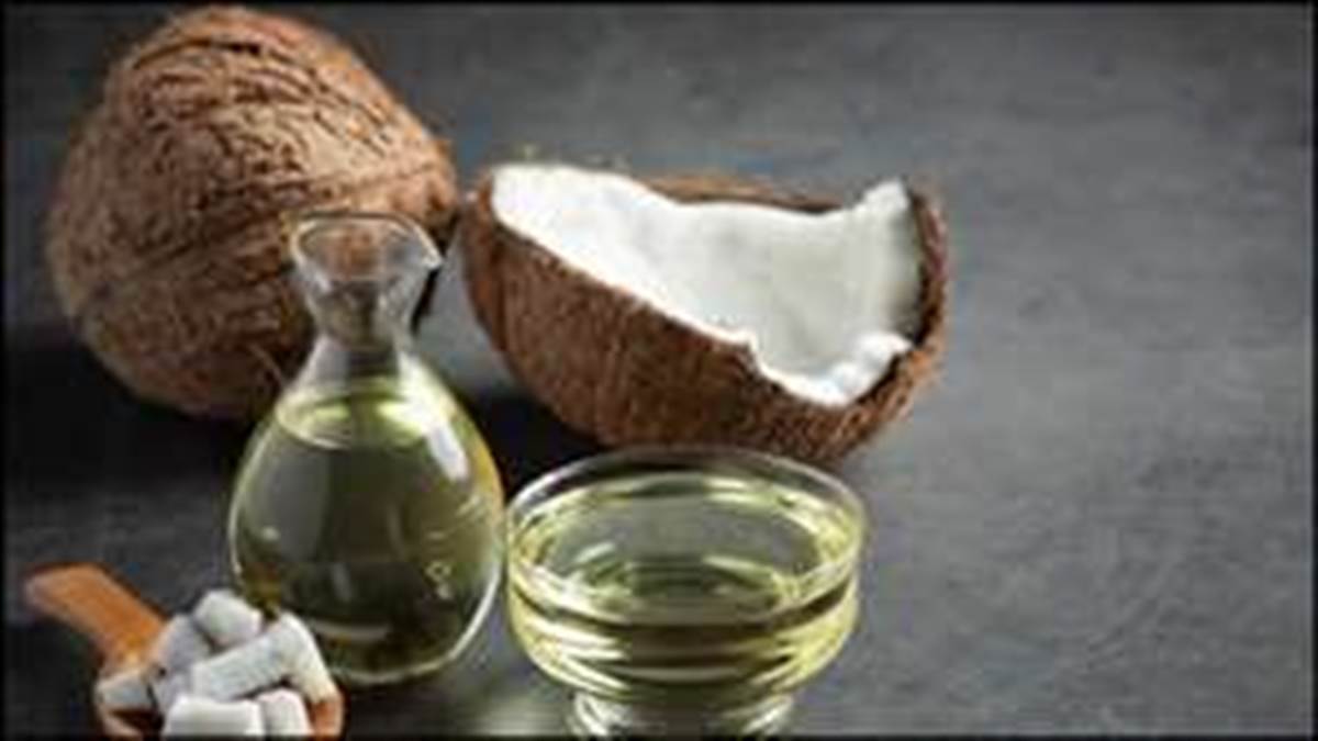 Coconut Oil Side Effects: ਨਾਰੀਅਲ ਤੇਲ ਦੀ ਜ਼ਿਆਦਾ ਵਰਤੋਂ ਚਿਹਰੇ ਦੀ ਚਮਕ ਨੂੰ ਕਰ ਸਕਦੀ ਹੈ ਦੂਰ, ਜਾਣੋ ਇਸਦੇ ਸਾਈਡ ਇਫੈਕਟਸ