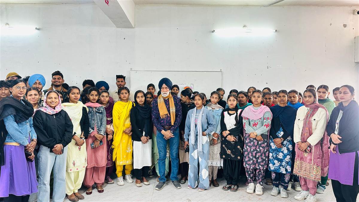 “ਵਹਿਮਾਂ ਭਰਮਾਂ ਤੋਂ ਉੱਪਰ ਉੱਠ ਕੇ ਸਾਇੰਸ ਨਾਲ ਜੁੜੋ” ਵਿਸ਼ੇ ’ਤੇ ਵਰਕਸ਼ਾਪ