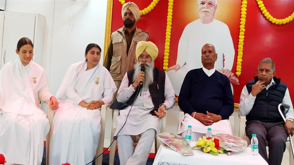 ਭਗਵਾਨ ਸ਼ਿਵ ਨੂੰ ਕੜਵਾਹਟ ਅਰਥਾਤ ਕ੍ਰੋਧ ਅਰਪਿਤ ਕਰਨਾ ਚਾਹੀਦਾ ਹੈ : ਬ੍ਰਹਮਾਕੁਮਾਰੀ ਰਜਨੀ