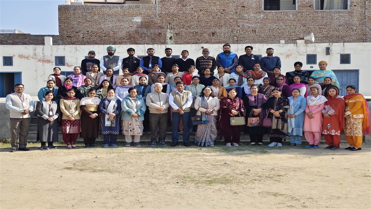 ਹਿੰਦੀ ਭਾਸ਼ਾ ਦੇ ਅਧਿਆਪਕਾਂ ਲਈ ਦੋ-ਰੋਜ਼ਾ ਸੈਮੀਨਾਰ ਕਰਵਾਇਆ