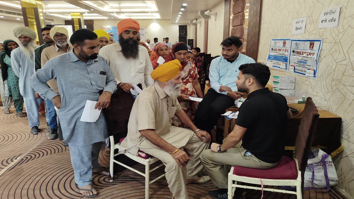 ਸਮਾਜ ਕਲਿਆਣ ਕਲੱਬ ਵੱਲੋਂ ਕੈਂਪ ’ਚ ਸੈਂਕਡ਼ੇ ਮਰੀਜ਼ਾਂ ਨੇ ਉਠਾਇਆ ਲਾਭ