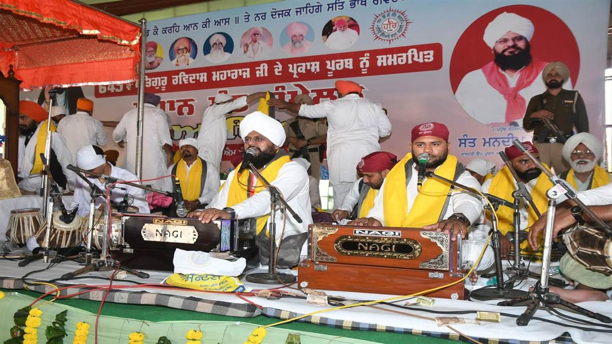 ਘਨੌਰ ਅਨਾਜ ਮੰਡੀ ’ਚ ਵਿਸ਼ਾਲ ਸੰਤ ਸੰਮੇਲਨ ਕਰਵਾਇਆ