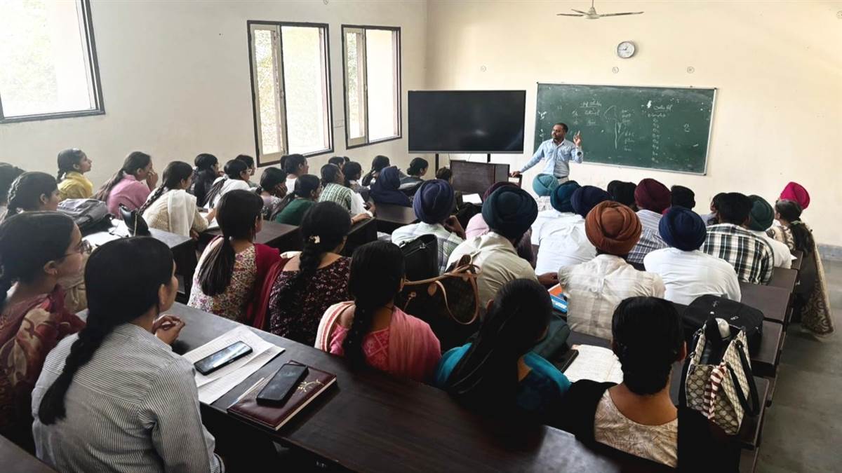 ਮਾਤਾ ਗੁਜਰੀ ਕਾਲਜ ਦੇ ਅਰਥ ਸ਼ਾਸਤਰ ਵਿਭਾਗ ਨੇ ਕਰਵਾਇਆ ਗੈਸਟ ਲੈਕਚਰ