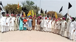 ਮੋਗਾ 'ਚ ਭਾਜਪਾ ਦੀ ਰੈਲੀ ਦਾ ਕਿਸਾਨਾਂ ਵੱਲੋਂ ਜ਼ੋਰਦਾਰ ਵਿਰੋਧ; ਕਾਲੇ ਝੰਡਿਆਂ ਨਾਲ ਘੇਰੇ ਭਾਜਪਾ ਆਗੂ