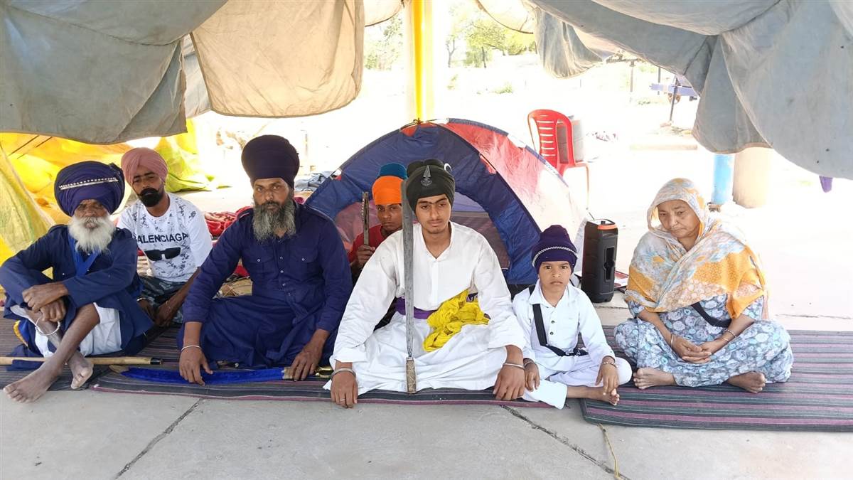 ਪਿਛਲੇ 11 ਦਿਨਾਂ ਤੋਂ ਪਾਣੀ ਦੀ ਟੈਂਕੀ ’ਤੇ ਰੋਸ ਪ੍ਰਦਰਸ਼ਨ ਕਰ ਰਹੀਆਂ ਗੁਰਸਿੱਖ ਮਾਂ-ਧੀ ਨੂੰ ਨਹੀਂ ਮਿਲਿਆ ਹਾਲੇ ਤੱਕ ਇਨਸਾਫ਼