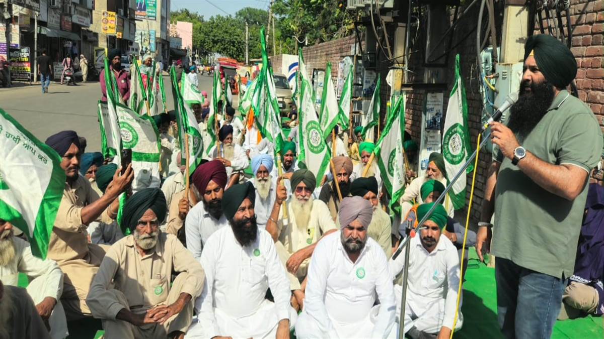 ਬੀਕੇਯੂ ਸਿੱਧੂਪੁਰ ਨੇ ਡੀਐੱਫਐੱਸਸੀ ਦਫ਼ਤਰ ਅੱਗੇ ਲਾਇਆ ਧਰਨਾ