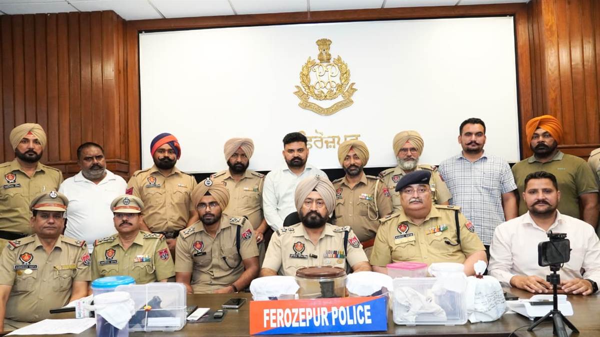 ਯੁੱਧ ਨਸ਼ਿਆਂ ਵਿਰੁੱਧ’: ਫਿਰੋਜ਼ਪੁਰ ਪੁਲਿਸ ਨੇ ਅਪ੍ਰੈਲ ਦੇ ਪਹਿਲੇ ਪੰਦਰਵਾੜੇ 'ਚ ਤੋੜਿਆ ਸਮੱਗਲਰਾਂ ਦਾ ਲੱਕ, ਗਲੋਕ ਪਿਸਟਲ ਤੇ ਆਈਸੀਈ ਡਰੱਗ ਬਰਾਮਦ