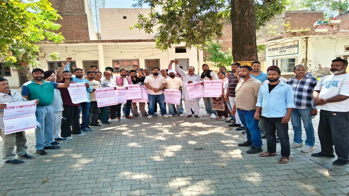 ਸਫਾਈ ਸੇਵਕਾਂ ਨੇ ਖੋਲ੍ਹਿਆ ਮੋਰਚਾ: 6 ਮਈ ਤੋਂ ਪੰਜਾਬ ਭਰ 'ਚ ਅਣਮਿੱਥੇ ਸਮੇਂ ਲਈ 'ਕੰਮ ਛੋੜ ਹੜਤਾਲ' ਦਾ ਐਲਾਨ