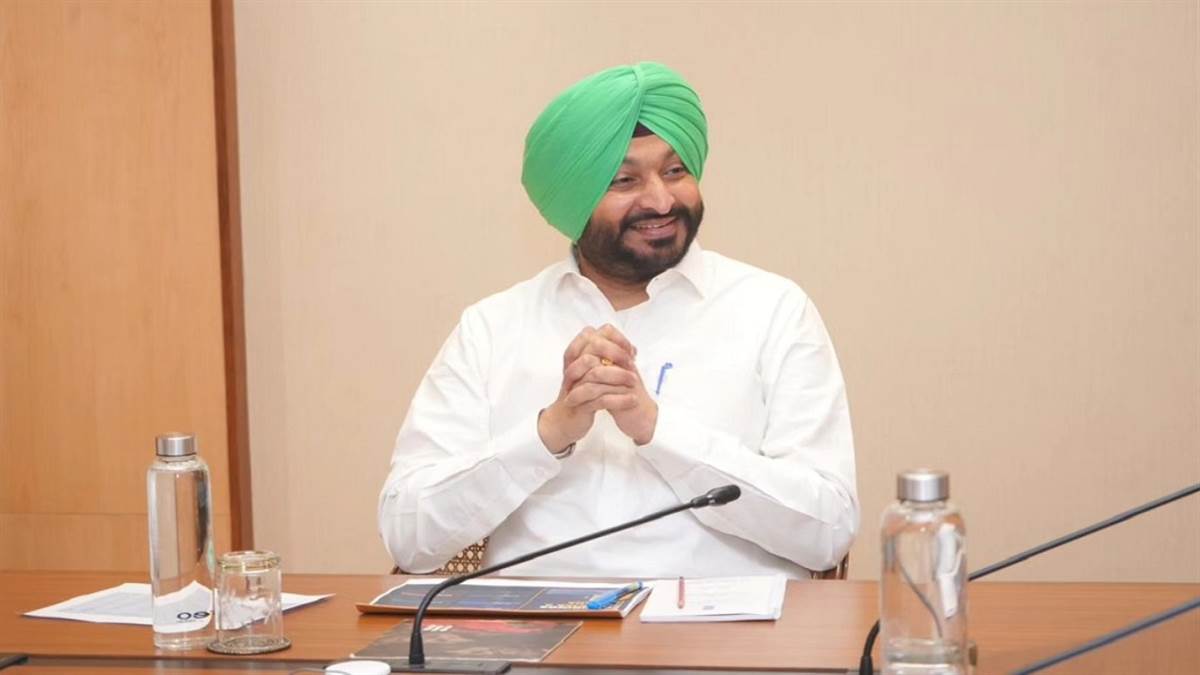 ਆਪ ਦੇ ਰਾਜ ਸਭਾ ਮੈਂਬਰ ਘਰ ED ਦੀ ਰੇਡ 'ਤੇ ਕੇਂਦਰੀ ਮੰਤਰੀ ਬਿੱਟੂ ਨੇ ਵਿੰਨ੍ਹਿਆ ਨਿਸ਼ਾਨਾ, ਕਿਹਾ- ਚੋਰ ਲੁਟੇਰਿਆਂ ਦੀ ਹੈ ਆਮ ਆਦਮੀ ਪਾਰਟੀ