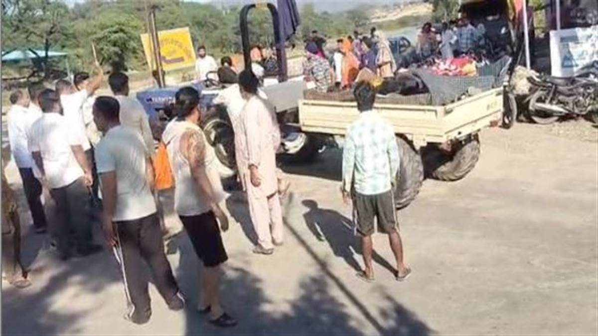 Ropar News : ਮੇਲਾ ਵੇਖਣ ਆਏ ਟਰੈਕਟਰ ਸਵਾਰਾਂ ਨੇ ਵਿਅਕਤੀ 'ਤੇ ਕੀਤਾ ਜਾਨਲੇਵਾ ਹਮਲਾ, ਤੇਜ਼ਧਾਰ ਹਥਿਆਰਾਂ ਨਾਲ ਸਿਰ ਪਾੜਿਆ