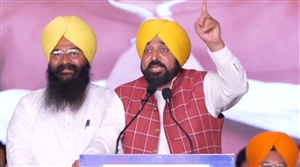 CM ਭਗਵੰਤ ਮਾਨ ਦਾ ਪੁਰਾਣੀਆਂ ਸਰਕਾਰਾਂ 'ਤੇ ਤਿੱਖਾ ਹਮਲਾ, ਕਿਹਾ- ਪਿਛਲੀਆਂ ਪਾਰਟੀਆਂ ਨੇ ਵਿਕਾਸ ਨਹੀਂ, ਸਿਰਫ਼ ਆਪਣੇ ਘਰ ਭਰੇ